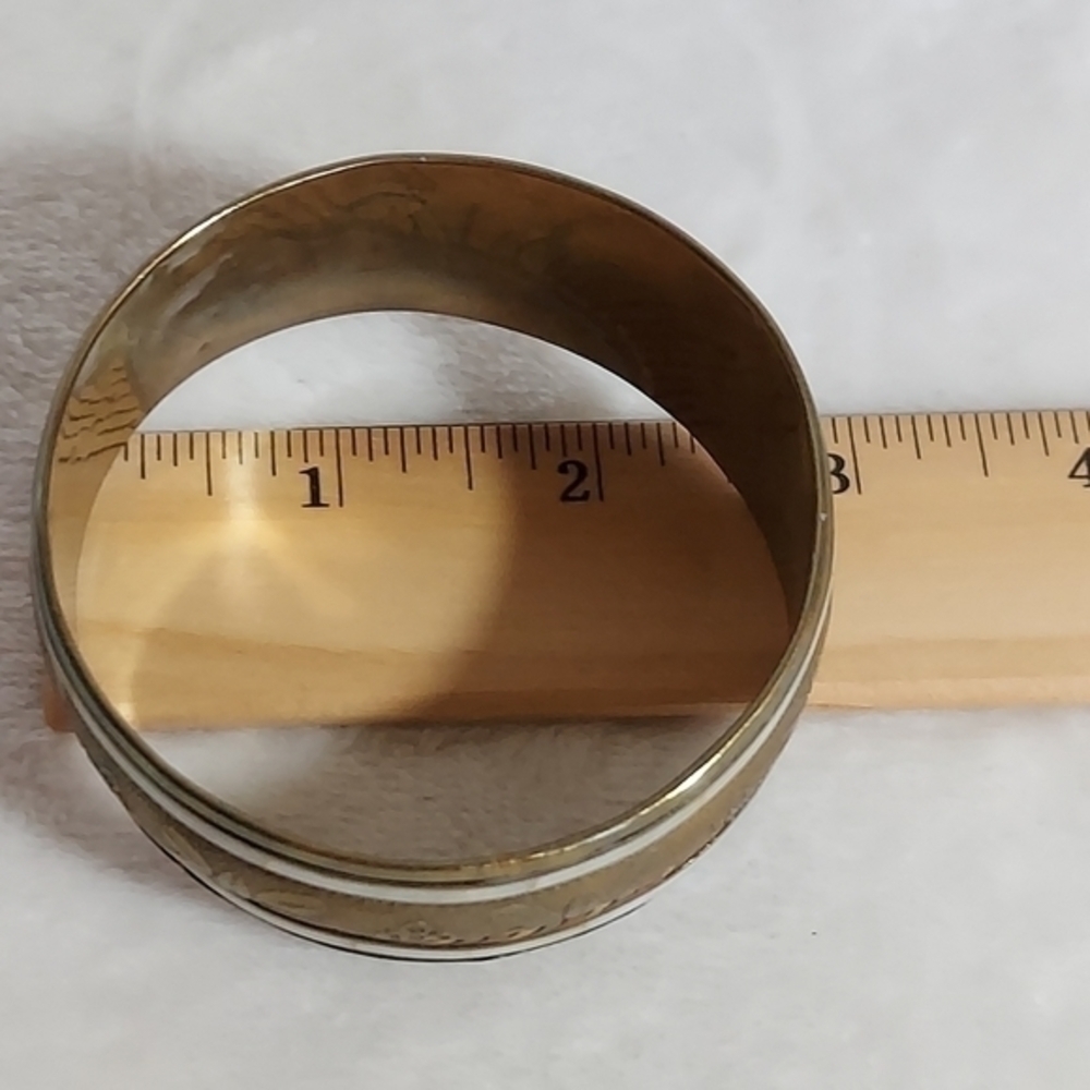 Vintage Brass and Mother of Pearl Bangle Bracelet Etched with decorative accents - Picture 8 of 10
